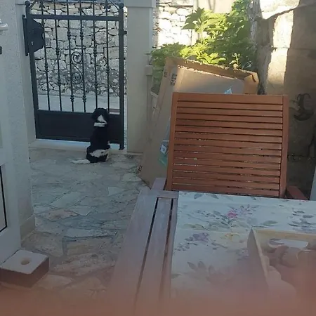 Emilija Διαμέρισμα
